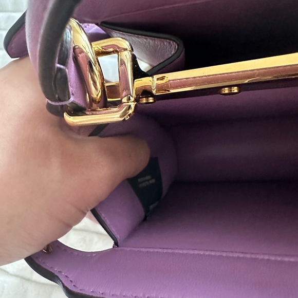 SOLD!! 100% Authentic FENDI PEEKABOO ISEEU petite - Picture 6 of 13